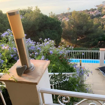 Montecarlo With Stupendous View Overlooking Sea Villa Les Issambres