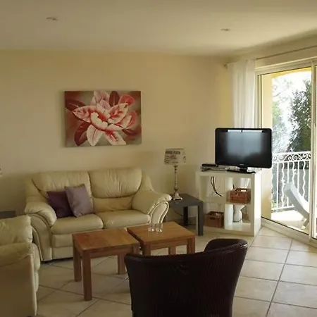Montecarlo With Stupendous View Overlooking Sea Villa Les Issambres